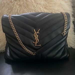 Saint Laurent
Loulou Medium Chain Shoulder Bag